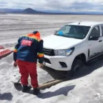 494584-policias-rescataron-a-turistas-varados-en-el-campo-de-piedra-pomez