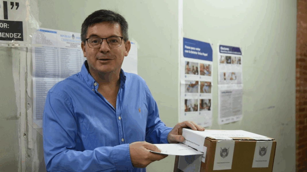 2299302-fernando-navarro-no-estoy-conforme-con-las-politicas-del-gobierno-nacional