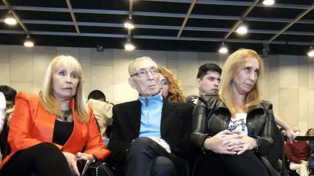 2300031-la-madre-de-javier-milei-fue-a-votar-con-la-licencia-de-conducir-y-tuvo-que-volver-a-su-casa