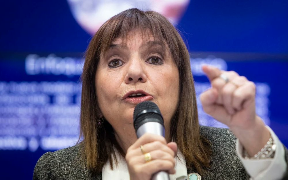 2306856-bullrich-anticipa-que-el-gobierno-no-hablara-con-quienes-tienen-la-cabeza-formateada-68fff6bb7170f