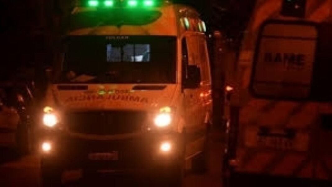 2318082-un-colectivo-choco-un-auto-en-avenida-alem