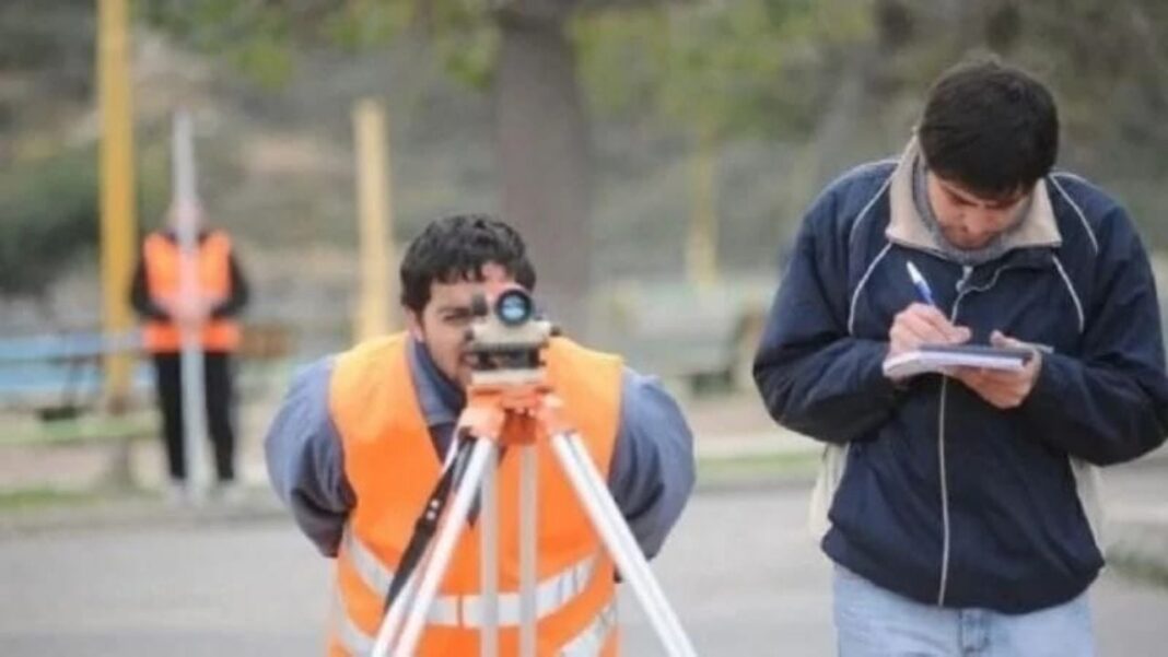 Agrimensores de Catamarca participan en congreso nacional en Mar del Plata